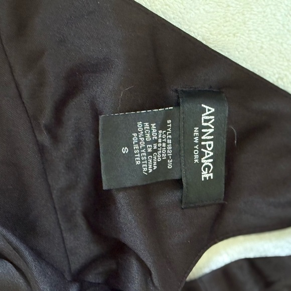 Alyn Paige New York Satin V-Neck Dress - Picture 3 of 7